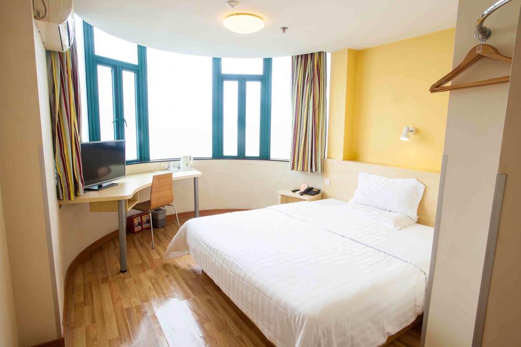 7Days Inn Foshan Qiandeng Lake Nangui Road Subway Station Номер фото
