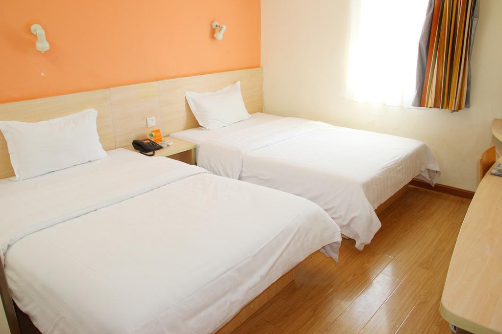 7Days Inn Foshan Qiandeng Lake Nangui Road Subway Station Экстерьер фото