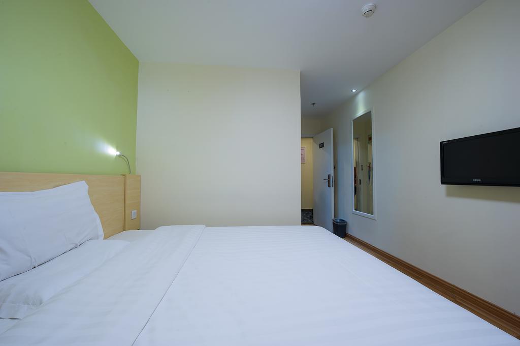 7Days Inn Foshan Qiandeng Lake Nangui Road Subway Station Экстерьер фото