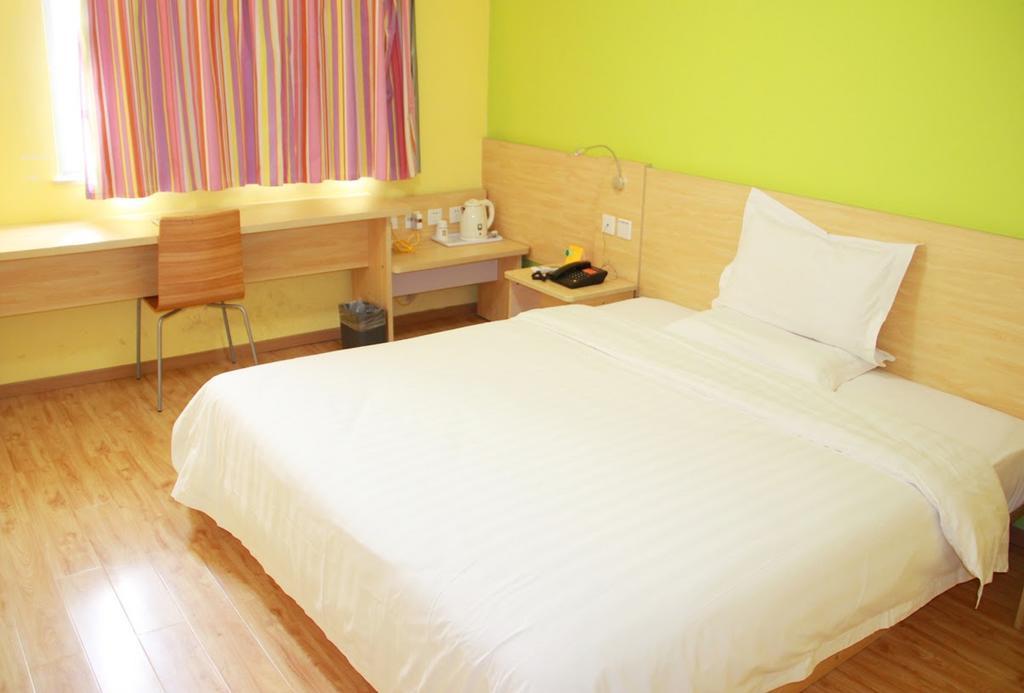 7Days Inn Foshan Qiandeng Lake Nangui Road Subway Station Экстерьер фото