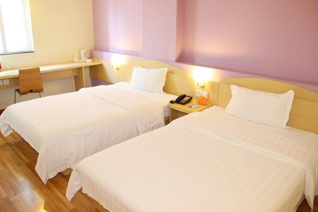 7Days Inn Foshan Qiandeng Lake Nangui Road Subway Station Экстерьер фото