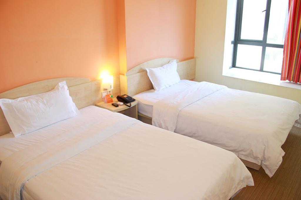 7Days Inn Foshan Qiandeng Lake Nangui Road Subway Station Экстерьер фото