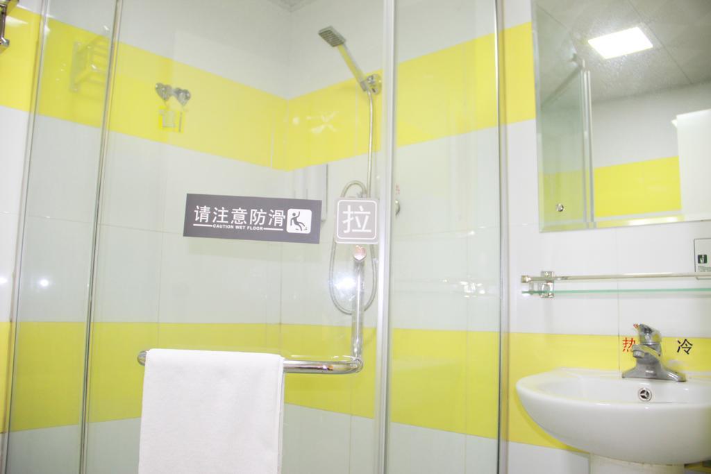 7Days Inn Foshan Qiandeng Lake Nangui Road Subway Station Экстерьер фото